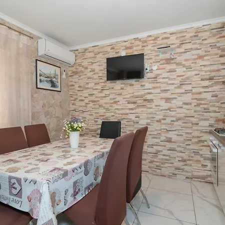 Σπίτι διακοπών Pag & Terrace *